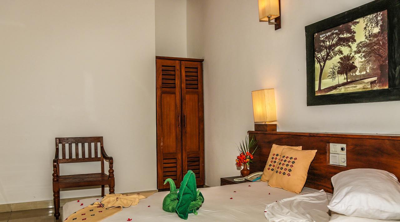 Senani Hotel Kandy Exterior foto