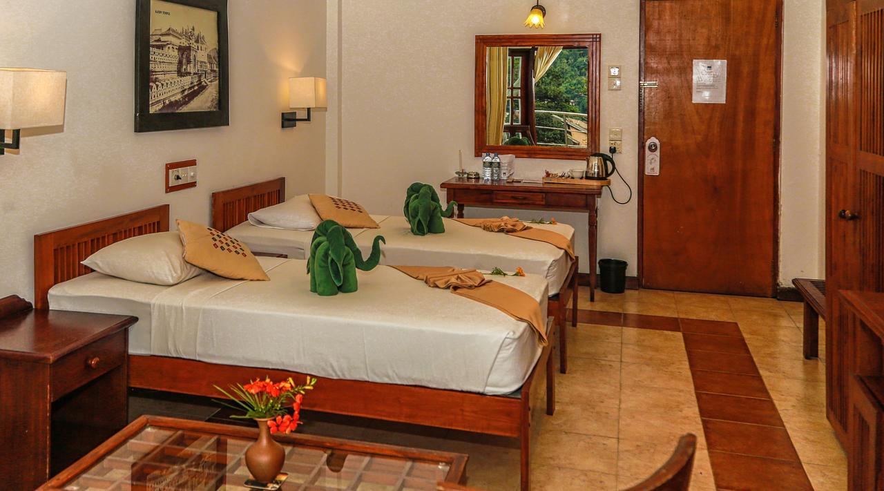 Senani Hotel Kandy Exterior foto