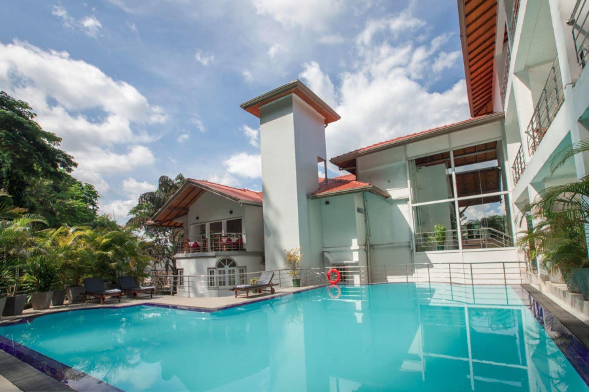 Senani Hotel Kandy Exterior foto