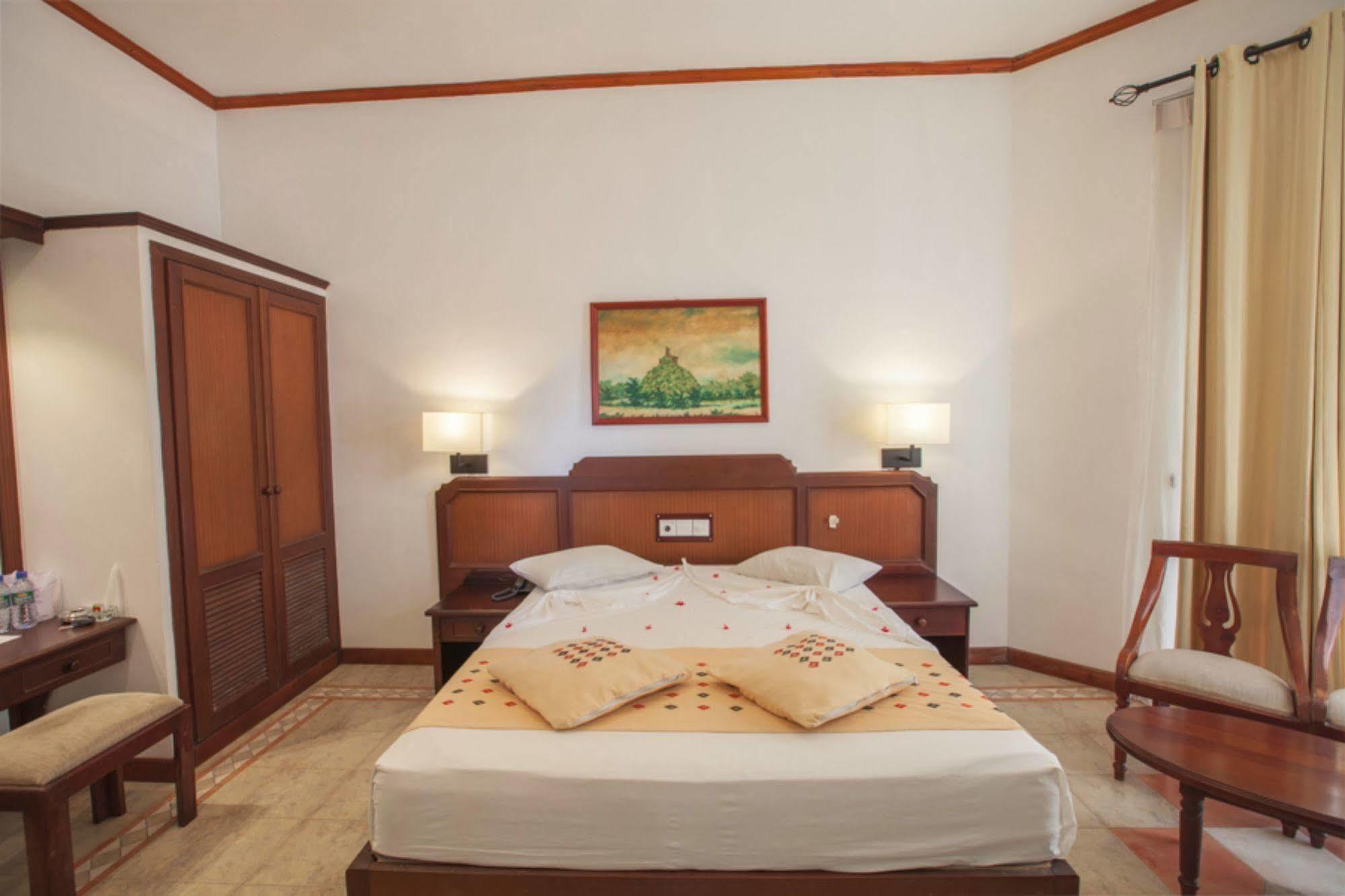 Senani Hotel Kandy Exterior foto