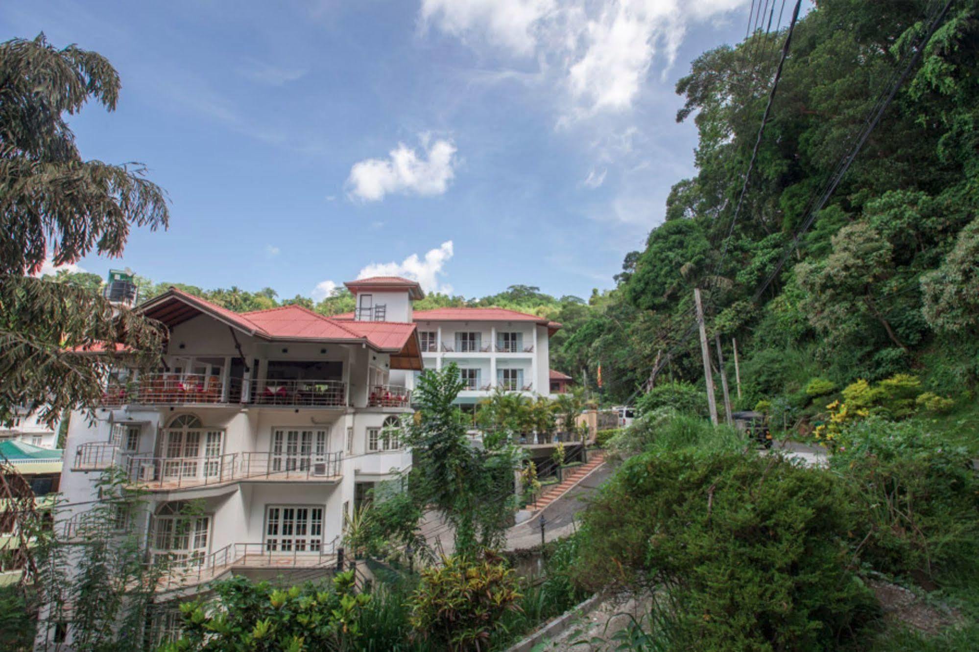 Senani Hotel Kandy Exterior foto
